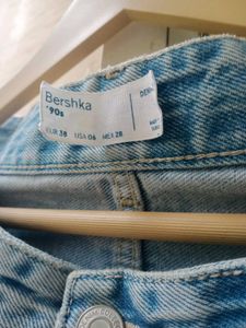Light Wash Ripped Jeans
