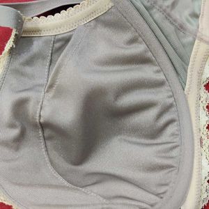 H&amp;M lace trim Push up bra