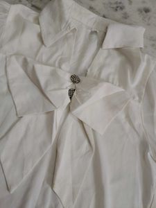 Chic White Bow Blouse with Puff Sleeves