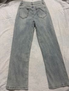 light wash  straight leg jeans for women