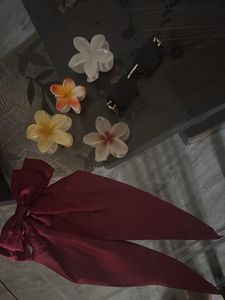 6 Floral Hair Clips and Bow