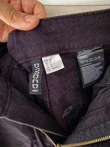 H&amp;M Classic Black High-Waisted Shorts