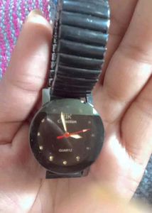 Classic Black Quartz Wristwatch