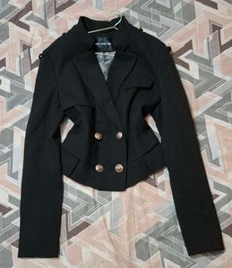 Stylish Black Double-Breasted Cropped Jacket