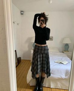 Chic Plaid Midi Skirt