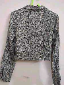 Chic Leopard Print Ruched Crop Top
