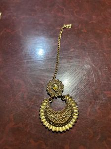Golden Maang Tikka/ZAVERI PEARLS