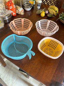 Colorful Plastic Colanders (Set of 4)
