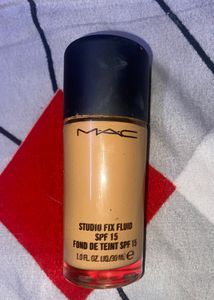 MAC NC 42 Foundation Sample