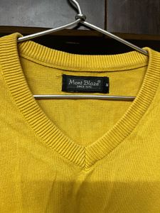 Yellow V-Neck Sweater 💛🌻