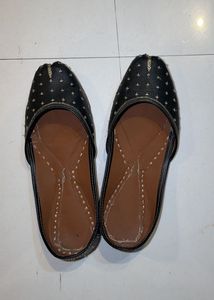 Classic Black Ethnic Juttis