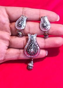 Pendant and Earrings Set