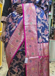 Elegant Navy Blue Paisley Benarasi Saree