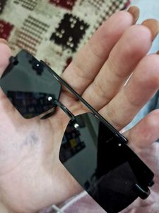Stylish Black Rimless Sunglasses