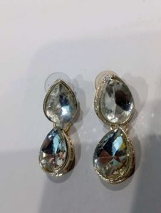 Jewelry Set: Necklace, Earrings,Tika