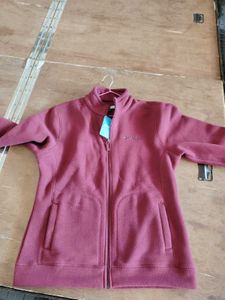 manufacturing difect swhet shirt hole nhi h only f