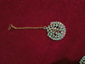 Sparkling Necklace and Earring Set