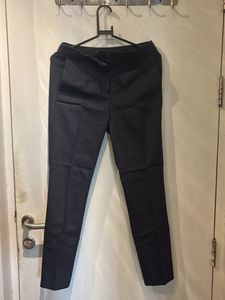 Zara Navy Blue Cropped / cigarette Trousers