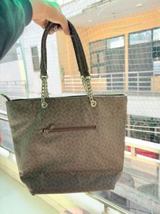Chic Tote Bag with Chain Detail