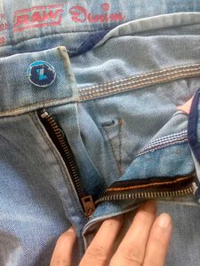 Light Wash Denim Jeans Size-32