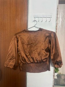 Brown Crop Top With Puffed Sleeves