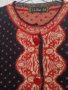 Very Warm Sweater For Women Like New.