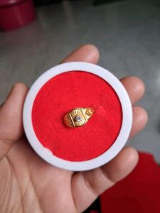Elegant Gold Ring with Stone Accent