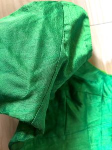 ☘️Saree with blouse ☘️