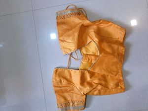 Elegant Yellow Saree with Silver Motifs