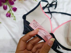 🇳🇿💫🎀 Hunkmoller Colorblock Bikini Top