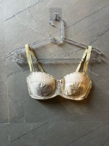 Elegant Lace Trim Strapless Bra