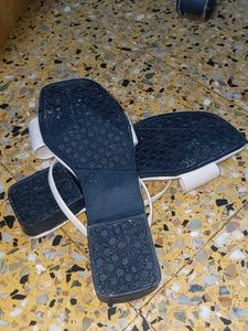 Bow Detail Flip Flops