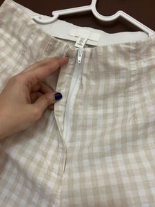 H&amp;M Beige Gingham Linen Blend Shorts