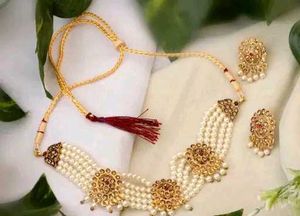white stone Jewellery Set