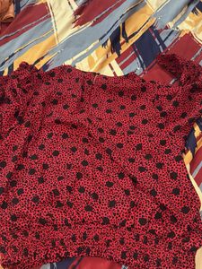 Chic Red &amp; Black Print Top