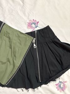 Khaki and Black zipper Paneled Mini Skirt 🫒