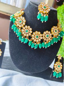 Green Floral Necklace