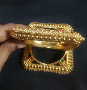 Golden Pearl Bangles - pcs of 2