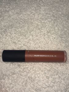 Lip Creme Liquid Lipstick shade praline