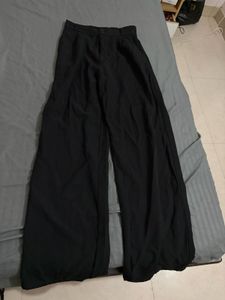 Chic Black Wide-Leg Trousers