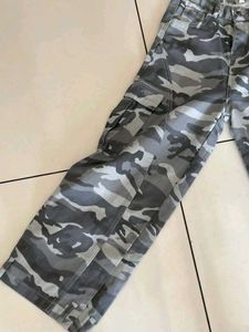 Newme Camouflage Cargo Pants