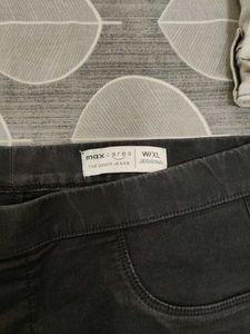 Comfortable Black Denim Jeans with lavender top