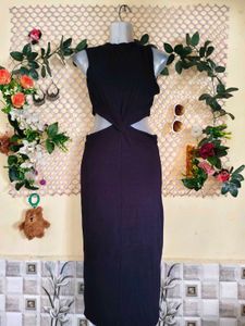 Chic Black Cutout Midi Dress