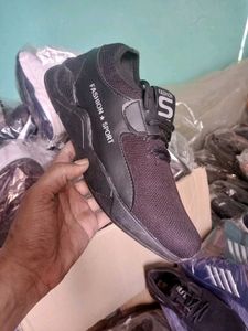 NEW NO USED CASUAL SHOES FOR MEN.