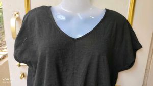 Chic Black Tie-Front Crop Top