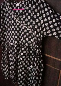 Stylish Black &amp; White Printed Kurta