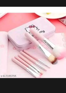 Hello Kitty Makeup Brush Set