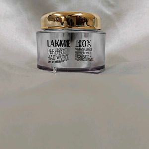 Lakme Perfect Radiance Day Cream
