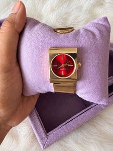 red Vintage Gold Tone Quartz Watch