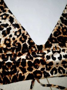 Leopard Print Tie-Up Crop Top no 125